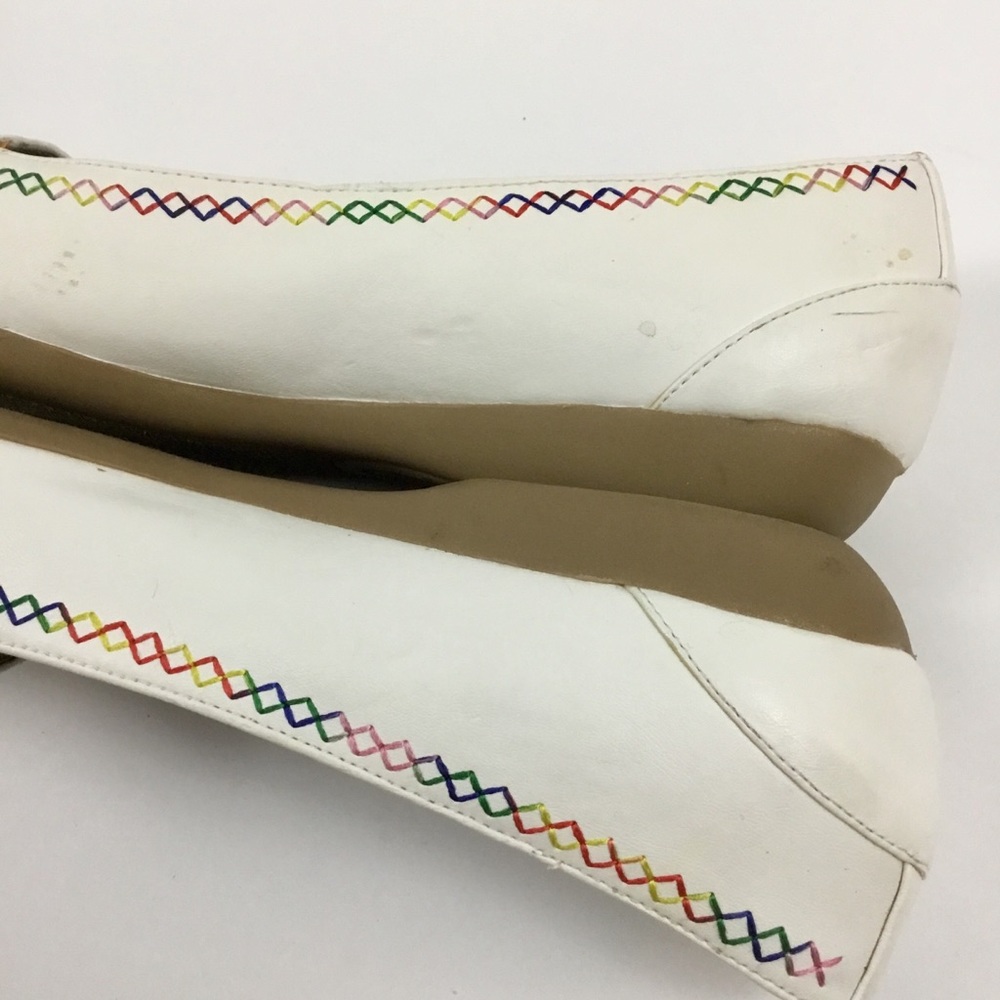 Soft Style Hush Puppies Embroidered Stitched Flats - Picture 3 of 8